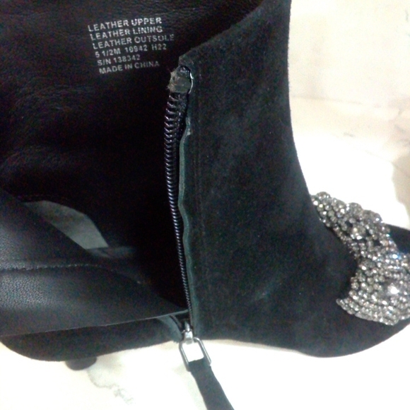 Tory Burch Esme Suede Crystal Embellished Bow Booties Size 5.5M - Picture 7 of 7